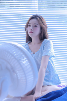 超薄打底女裤做瑜伽图片